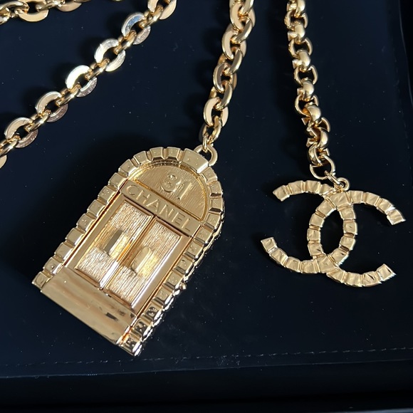 Chanel AUTHENTIC Chain belt - Picture 3 of 17